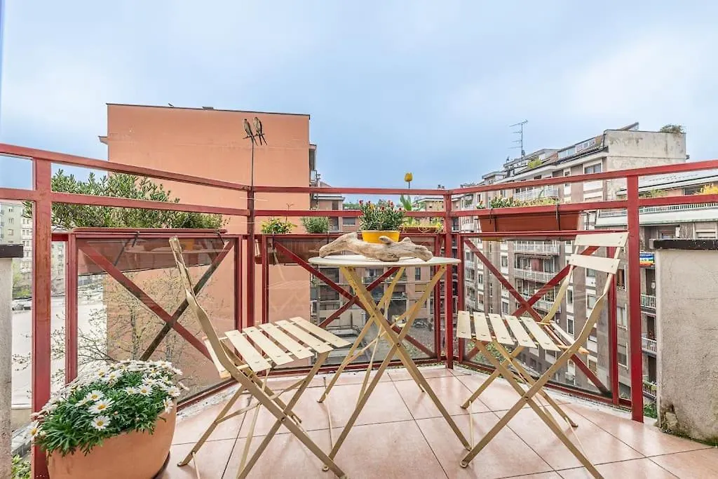 The Colorful Nest Apartment Milan